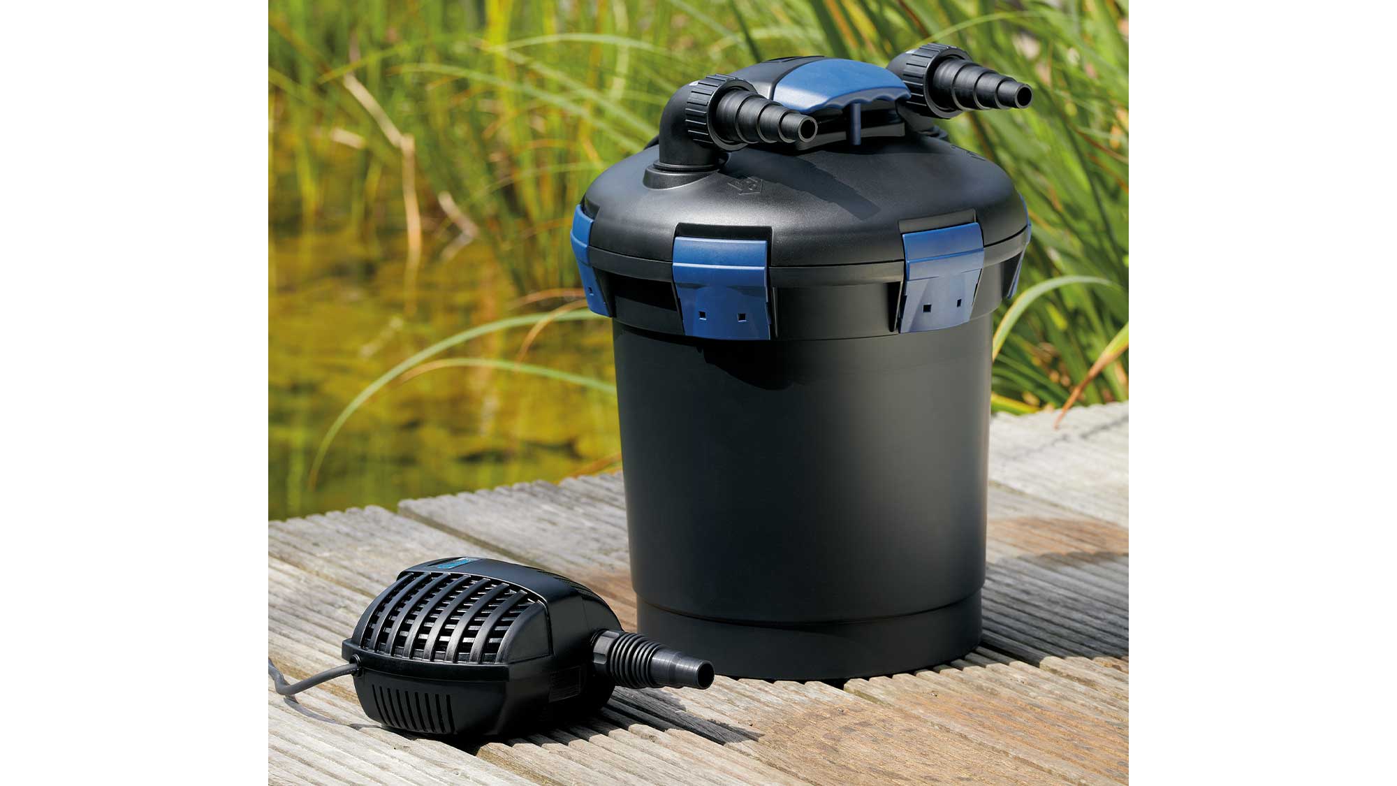 OASE105405-BioPressSet6000 The Oase BioPress Set 6000 is suitable for natural ponds up to 6m³ and goldfish ponds up to 3m³.