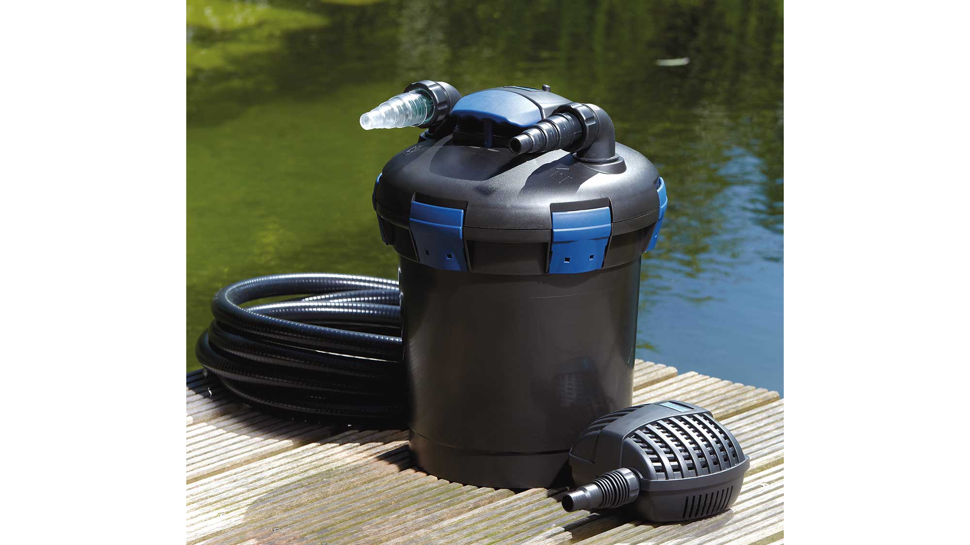 OASE105406-BioPressSet6000 The Oase BioPress Set 6000 is suitable for natural ponds up to 6m³ and goldfish ponds up to 3m³.