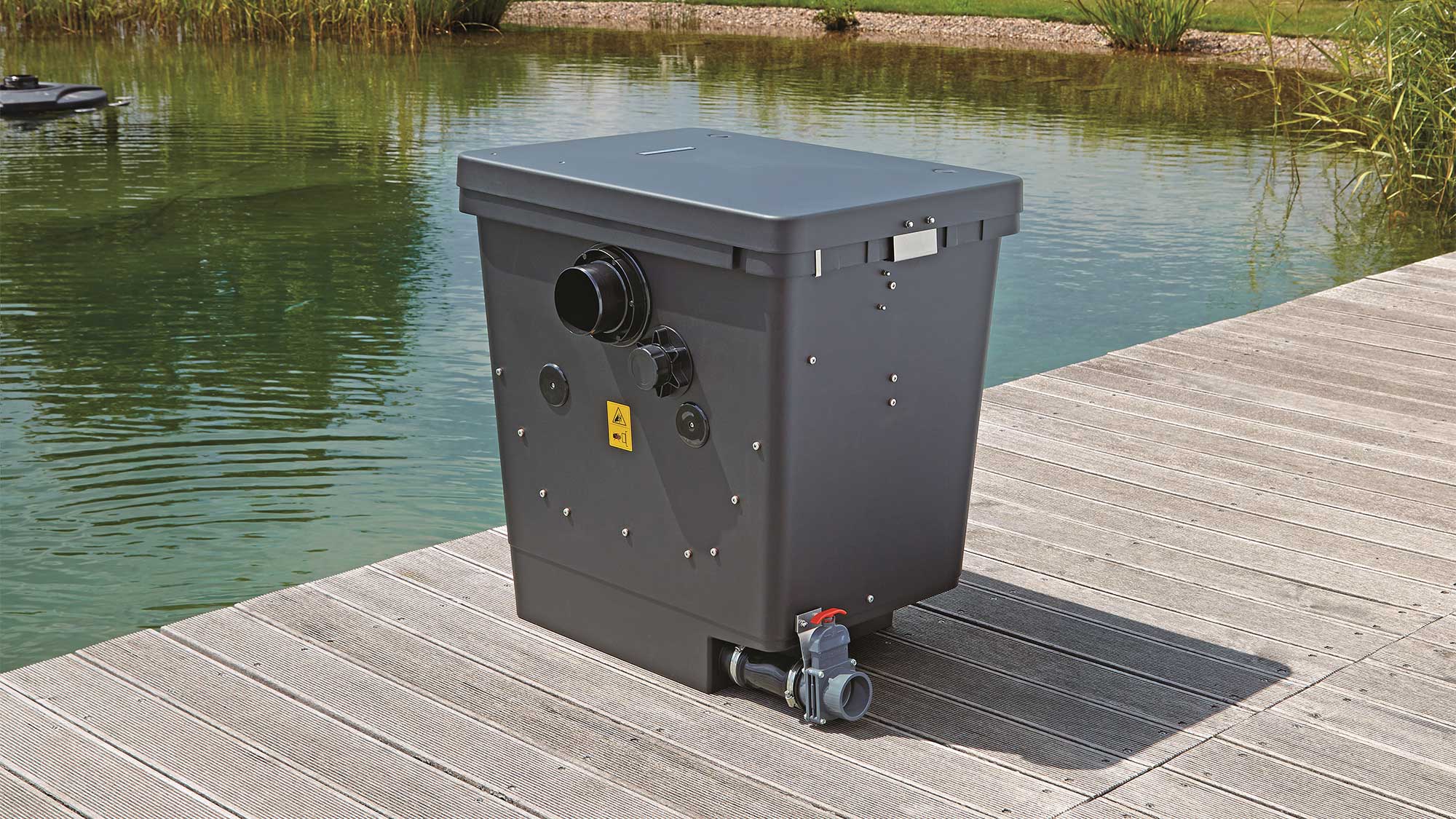 OASE106028-ProfiClearPremiumCompact-Pumped The Oase Proficlear Premium Compact-M Pump-Fed Drum Filter is ideal for natural or swim ponds to 80m³, goldfish ponds to 40m³, and koi ponds to 20m³.