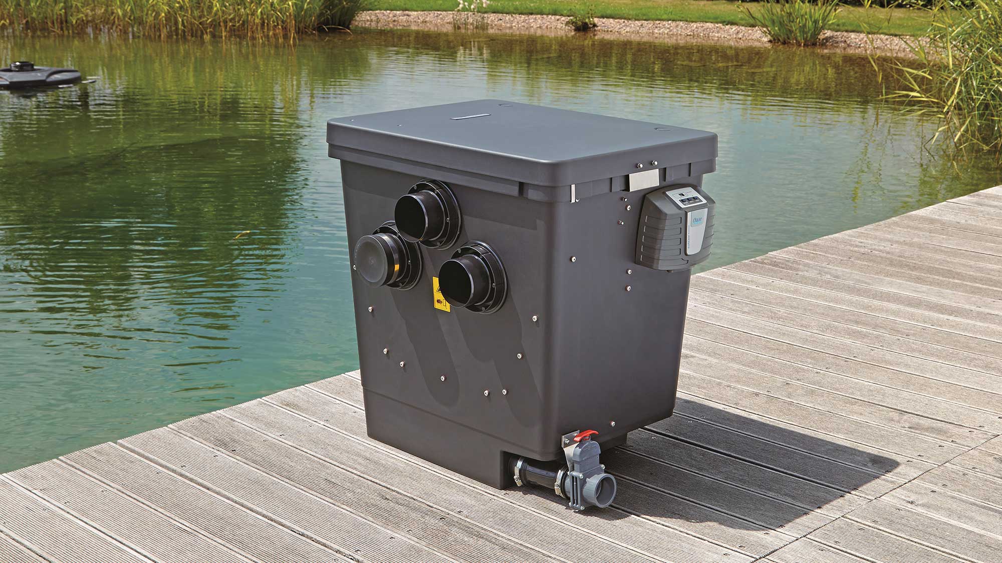 OASE106061-ProfiClearPremiumCompact-Gravitation The Oase Proficlear Premium Compact-M Gravity-Fed Drum Filter is ideal for natural or swim ponds up 88m³, goldfish ponds to 44m³, and koi ponds up 22m³.