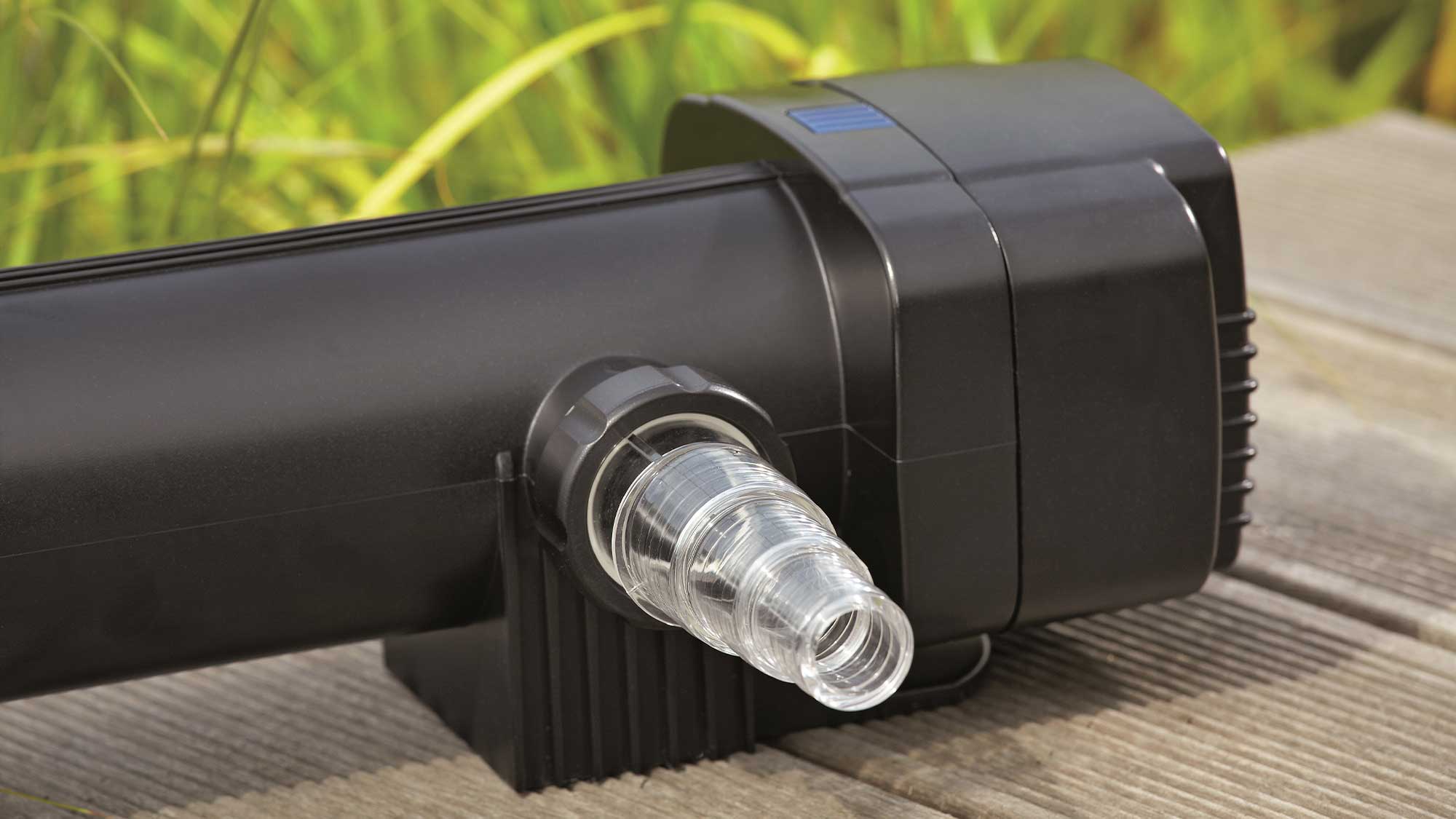 OASE106399-Vitronic55W The Oase Vitronic 55W UV ensures clear water in natural ponds to 60mยณ and goldfish ponds up to 30mยณ killing algae that causes green water.