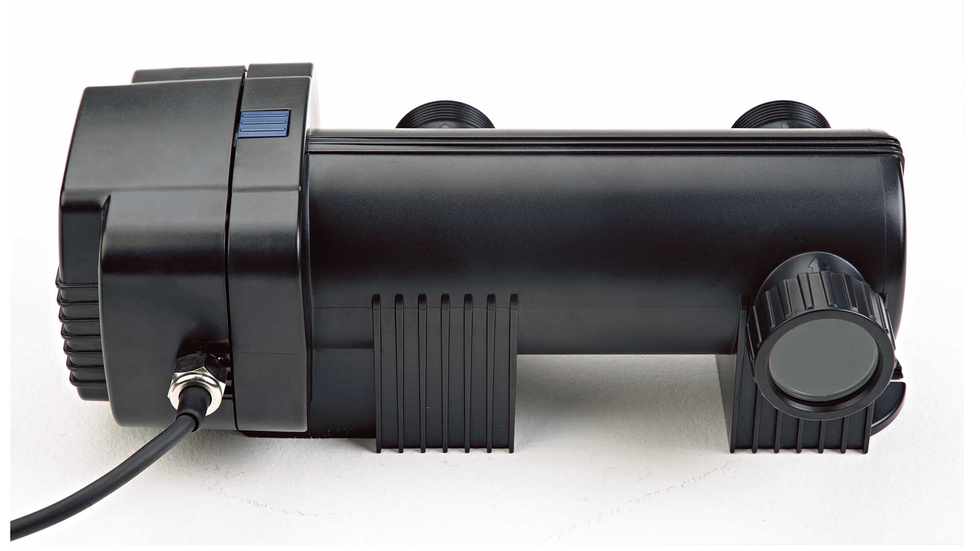 OASE144068-Vitronic18W The Oase Vitronic 18W UV ensures clear water in natural ponds to 20mยณ and goldfish ponds up to 10mยณ killing algae that causes green water.